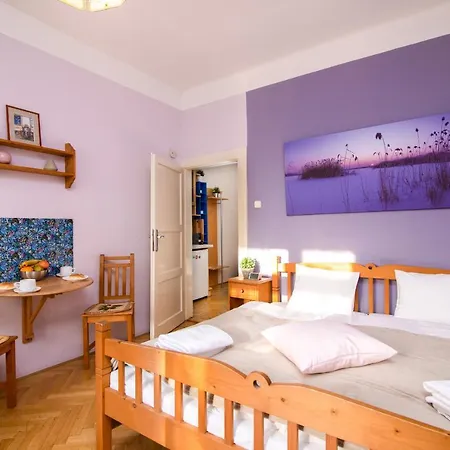 Appartement Squeaky Studio At Old Town Square #35