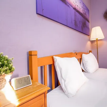 Appartamento Squeaky Studio At Old Town Square #35 *
